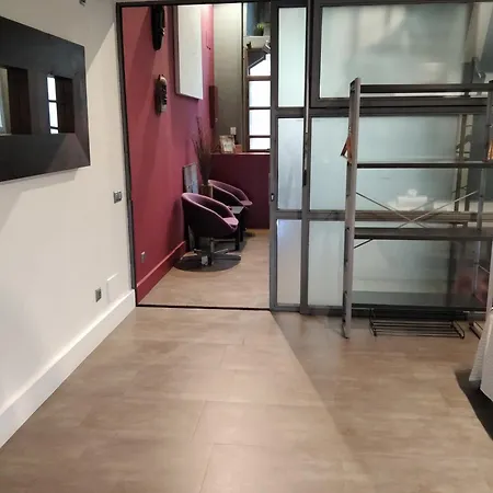 Apartment Aparteasy - Monument, Large, Cosy *