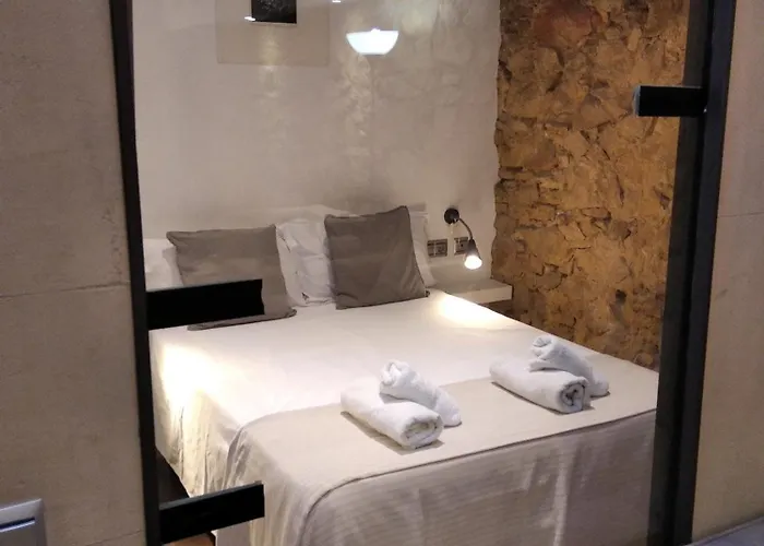 Aparteasy - Monument, Large, Cosy شقة *